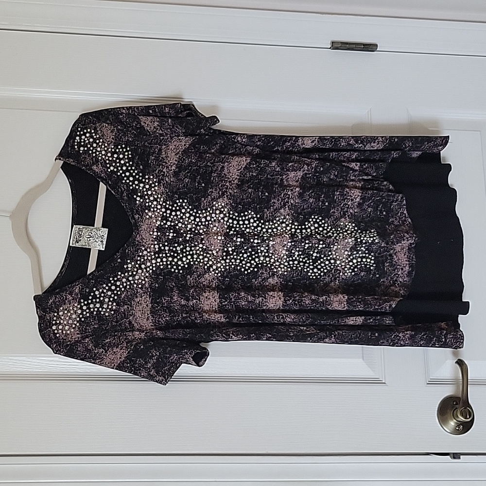 Vocal USA V-neck top